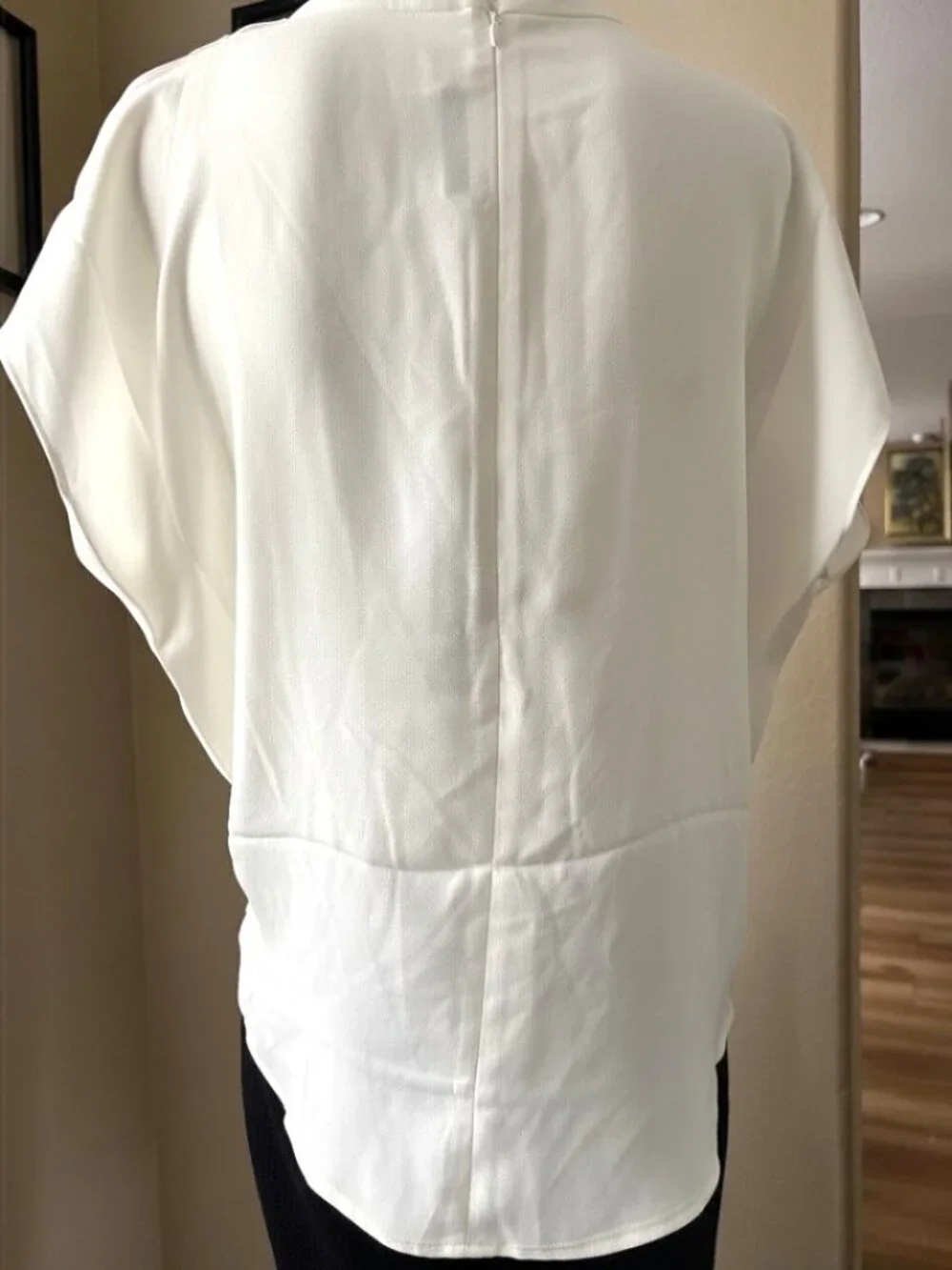 NWT Trina Turk White Draped Twist Front Blouse Short Sleeve Top Size S